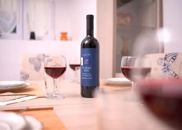 T&t - Zf Hvar Lejlighed